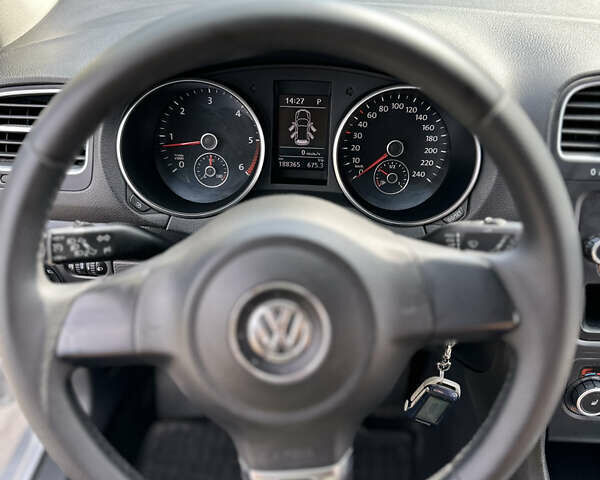 Серый Фольксваген Гольф, объемом двигателя 1.6 л и пробегом 188 тыс. км за 7999 $, фото 11 на Automoto.ua