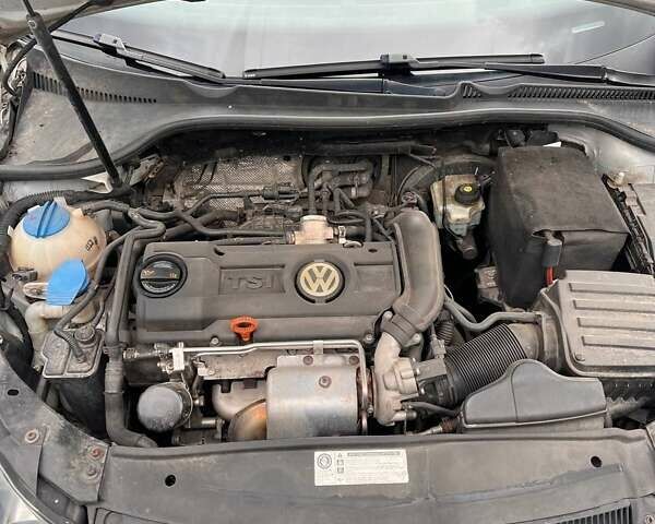 Фольксваген Гольф 2010 в Славуте на Automoto.ua Серый Фольксваген Гольф, объемом двигателя 1.39 л и пробегом 230 тыс. км за 7200 $, фото 30 на Automoto.ua
