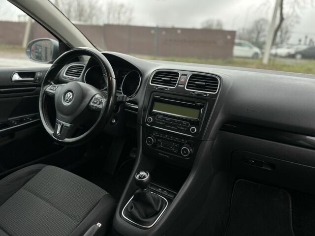 Серый Фольксваген Гольф, объемом двигателя 1.4 л и пробегом 214 тыс. км за 7500 $, фото 7 на Automoto.ua