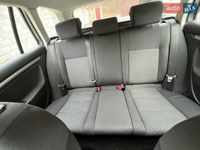 Сірий Фольксваген Гольф, об'ємом двигуна 1.39 л та пробігом 180 тис. км за 5999 $, фото 15 на Automoto.ua