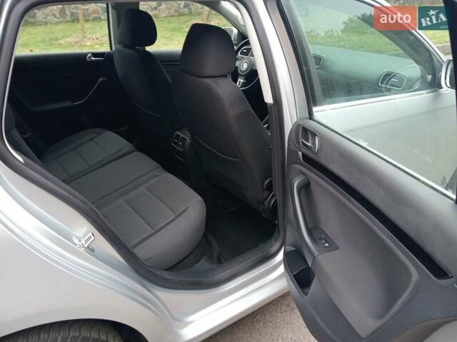 Серый Фольксваген Гольф, объемом двигателя 1.6 л и пробегом 235 тыс. км за 7500 $, фото 17 на Automoto.ua