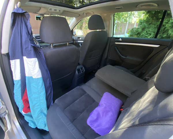 Серый Фольксваген Гольф, объемом двигателя 1.39 л и пробегом 235 тыс. км за 8500 $, фото 20 на Automoto.ua