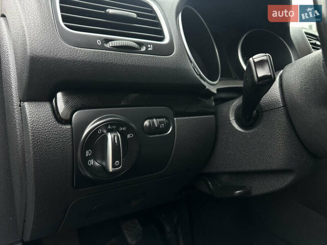 Сірий Фольксваген Гольф, об'ємом двигуна 1.39 л та пробігом 214 тис. км за 7500 $, фото 26 на Automoto.ua