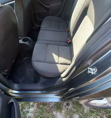 Серый Фольксваген Гольф, объемом двигателя 1.6 л и пробегом 170 тыс. км за 7950 $, фото 4 на Automoto.ua