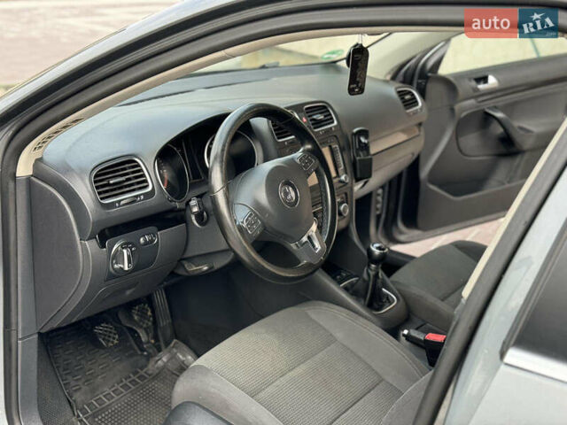 Серый Фольксваген Гольф, объемом двигателя 1.6 л и пробегом 300 тыс. км за 6300 $, фото 21 на Automoto.ua