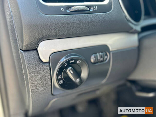 Сірий Фольксваген Гольф, об'ємом двигуна 2 л та пробігом 332 тис. км за 8200 $, фото 12 на Automoto.ua
