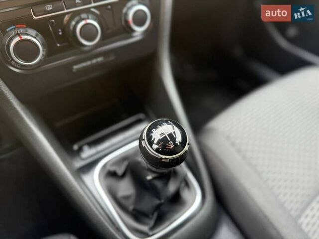 Сірий Фольксваген Гольф, об'ємом двигуна 1.6 л та пробігом 240 тис. км за 7799 $, фото 13 на Automoto.ua