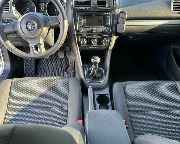 Серый Фольксваген Гольф, объемом двигателя 1.6 л и пробегом 320 тыс. км за 6399 $, фото 7 на Automoto.ua