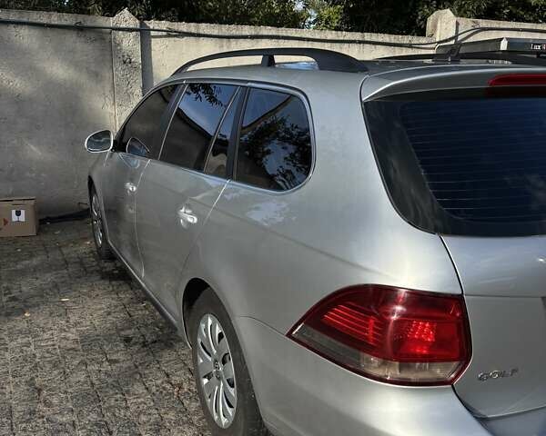 Серый Фольксваген Гольф, объемом двигателя 1.6 л и пробегом 290 тыс. км за 7300 $, фото 2 на Automoto.ua