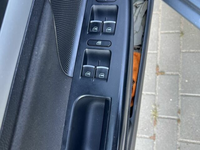 Серый Фольксваген Гольф, объемом двигателя 1.6 л и пробегом 254 тыс. км за 7500 $, фото 20 на Automoto.ua