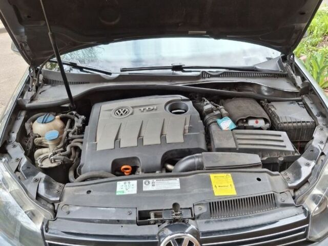 Серый Фольксваген Гольф, объемом двигателя 1.6 л и пробегом 325 тыс. км за 7600 $, фото 4 на Automoto.ua