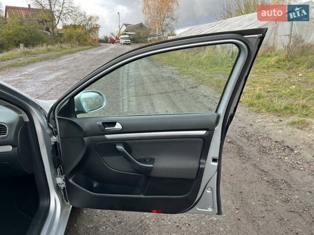 Сірий Фольксваген Гольф, об'ємом двигуна 1.6 л та пробігом 213 тис. км за 7100 $, фото 58 на Automoto.ua