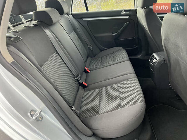 Сірий Фольксваген Гольф, об'ємом двигуна 1.6 л та пробігом 213 тис. км за 7100 $, фото 51 на Automoto.ua