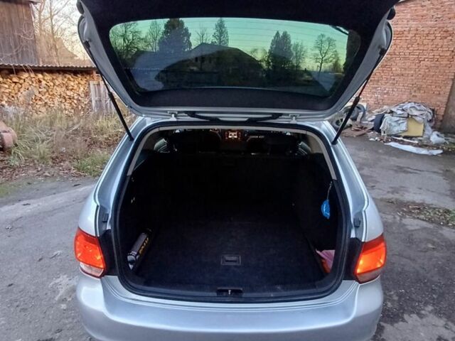 Серый Фольксваген Гольф, объемом двигателя 1.6 л и пробегом 330 тыс. км за 6500 $, фото 14 на Automoto.ua