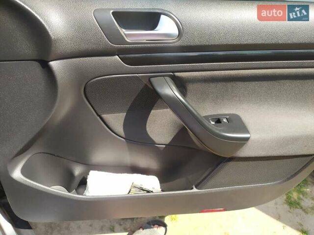 Серый Фольксваген Гольф, объемом двигателя 1.6 л и пробегом 204 тыс. км за 7500 $, фото 9 на Automoto.ua