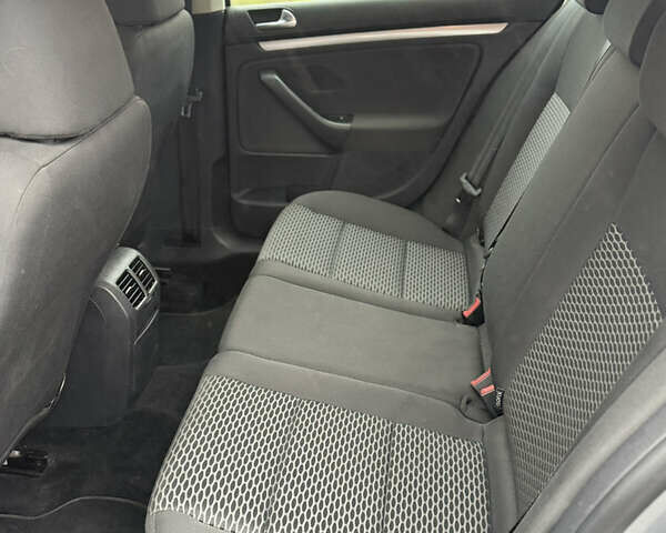 Сірий Фольксваген Гольф, об'ємом двигуна 1.39 л та пробігом 249 тис. км за 7899 $, фото 33 на Automoto.ua