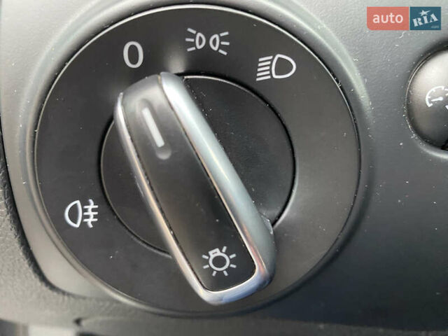 Сірий Фольксваген Гольф, об'ємом двигуна 1.6 л та пробігом 277 тис. км за 7350 $, фото 14 на Automoto.ua