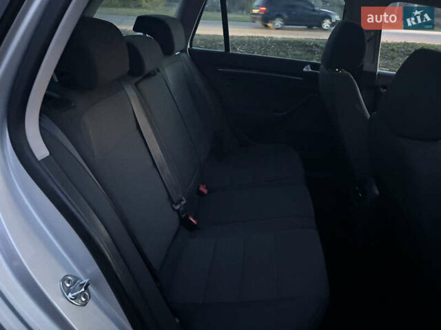 Серый Фольксваген Гольф, объемом двигателя 1.39 л и пробегом 238 тыс. км за 7900 $, фото 13 на Automoto.ua