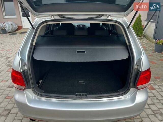 Серый Фольксваген Гольф, объемом двигателя 1.6 л и пробегом 262 тыс. км за 8500 $, фото 23 на Automoto.ua