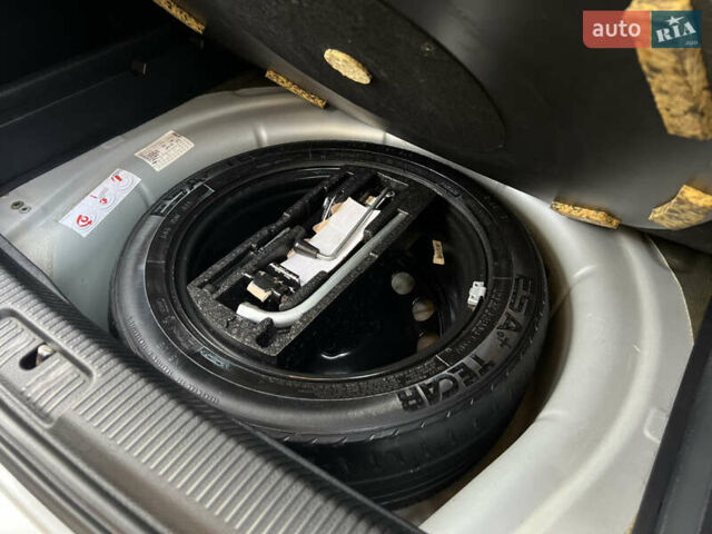 Серый Фольксваген Гольф, объемом двигателя 1.97 л и пробегом 300 тыс. км за 8200 $, фото 8 на Automoto.ua
