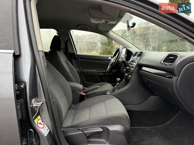 Серый Фольксваген Гольф, объемом двигателя 1.6 л и пробегом 298 тыс. км за 6550 $, фото 47 на Automoto.ua