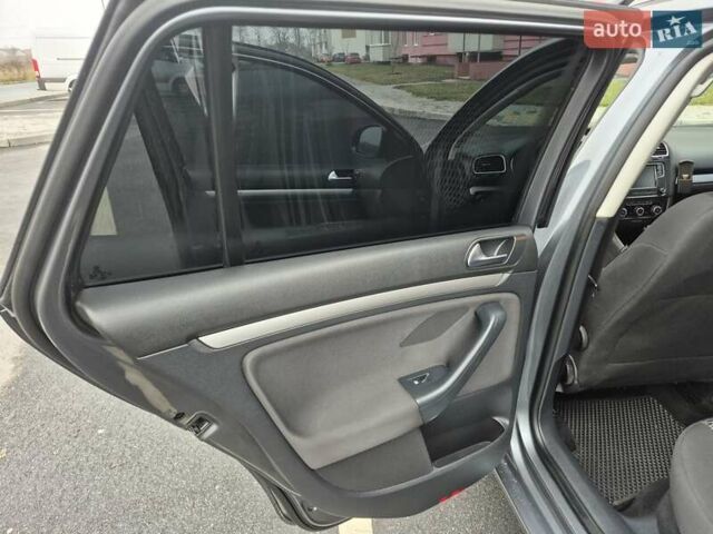 Сірий Фольксваген Гольф, об'ємом двигуна 1.6 л та пробігом 219 тис. км за 8100 $, фото 28 на Automoto.ua