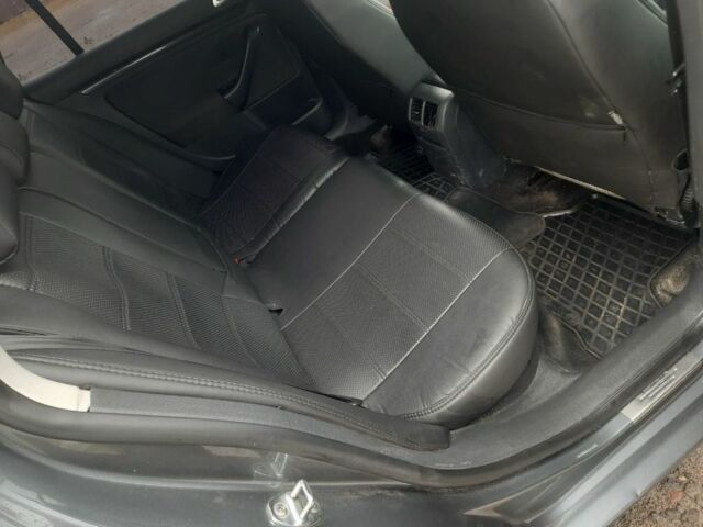 Серый Фольксваген Гольф, объемом двигателя 1.6 л и пробегом 270 тыс. км за 6900 $, фото 5 на Automoto.ua