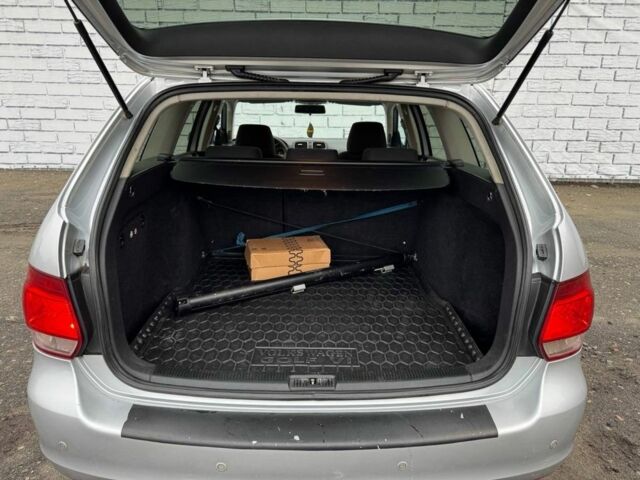 Серый Фольксваген Гольф, объемом двигателя 1.6 л и пробегом 202 тыс. км за 7500 $, фото 6 на Automoto.ua