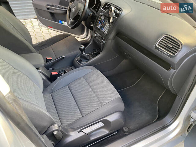 Серый Фольксваген Гольф, объемом двигателя 1.6 л и пробегом 217 тыс. км за 8800 $, фото 40 на Automoto.ua