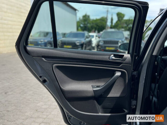 Сірий Фольксваген Гольф, об'ємом двигуна 1.6 л та пробігом 255 тис. км за 7999 $, фото 17 на Automoto.ua