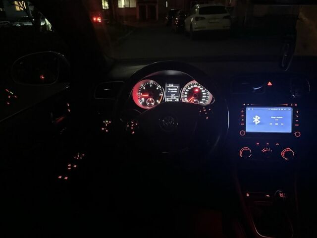 Серый Фольксваген Гольф, объемом двигателя 1.6 л и пробегом 250 тыс. км за 5900 $, фото 5 на Automoto.ua