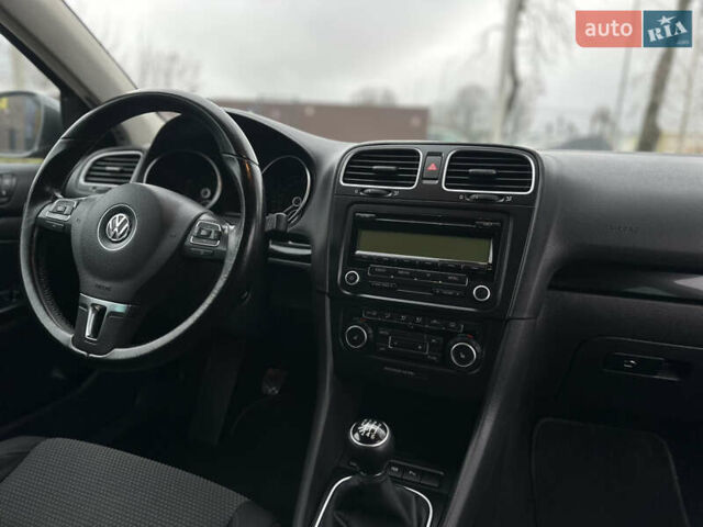 Сірий Фольксваген Гольф, об'ємом двигуна 1.39 л та пробігом 214 тис. км за 7500 $, фото 46 на Automoto.ua