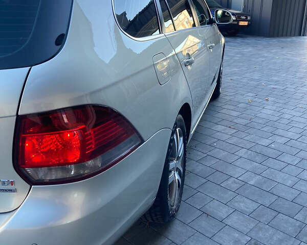 Серый Фольксваген Гольф, объемом двигателя 1.6 л и пробегом 250 тыс. км за 9600 $, фото 6 на Automoto.ua