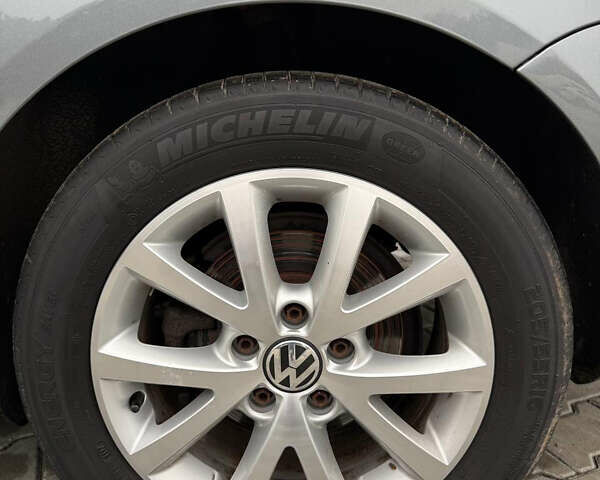 Серый Фольксваген Гольф, объемом двигателя 2 л и пробегом 277 тыс. км за 8350 $, фото 47 на Automoto.ua