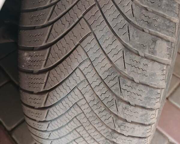 Серый Фольксваген Гольф, объемом двигателя 1.6 л и пробегом 213 тыс. км за 7800 $, фото 3 на Automoto.ua