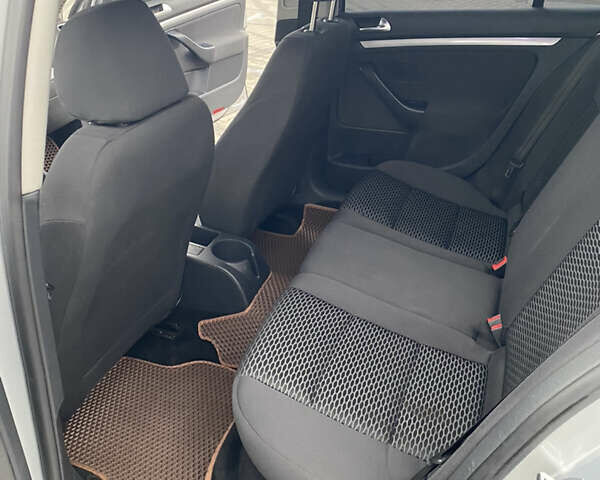 Серый Фольксваген Гольф, объемом двигателя 1.6 л и пробегом 360 тыс. км за 6800 $, фото 8 на Automoto.ua