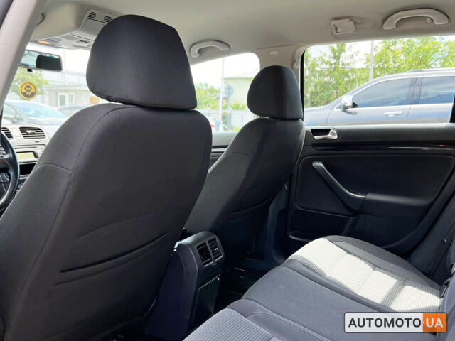 Сірий Фольксваген Гольф, об'ємом двигуна 1.6 л та пробігом 255 тис. км за 7999 $, фото 18 на Automoto.ua