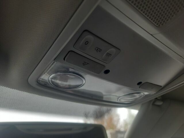 Серый Фольксваген Гольф, объемом двигателя 1.6 л и пробегом 270 тыс. км за 6900 $, фото 7 на Automoto.ua