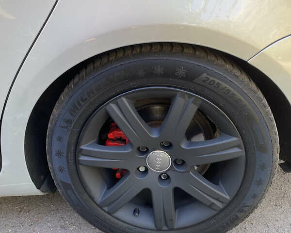 Серый Фольксваген Гольф, объемом двигателя 1.39 л и пробегом 235 тыс. км за 8500 $, фото 14 на Automoto.ua