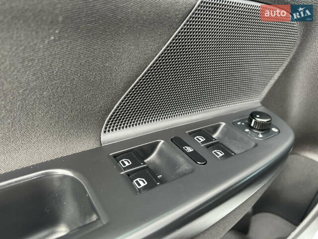 Сірий Фольксваген Гольф, об'ємом двигуна 1.6 л та пробігом 213 тис. км за 7100 $, фото 78 на Automoto.ua