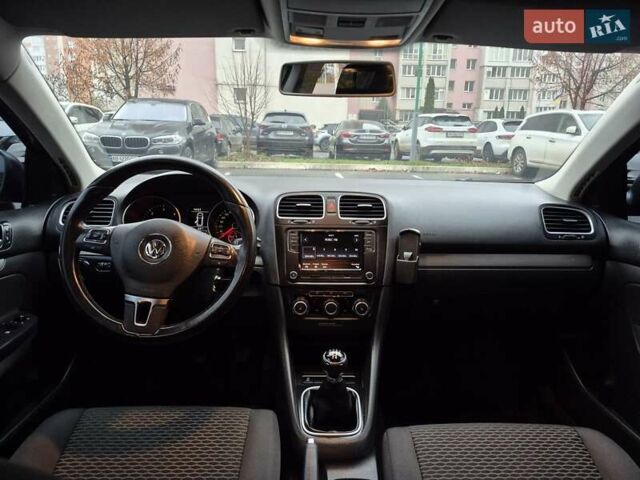 Сірий Фольксваген Гольф, об'ємом двигуна 1.6 л та пробігом 219 тис. км за 8100 $, фото 43 на Automoto.ua