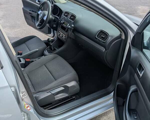 Серый Фольксваген Гольф, объемом двигателя 1.6 л и пробегом 312 тыс. км за 7600 $, фото 1 на Automoto.ua