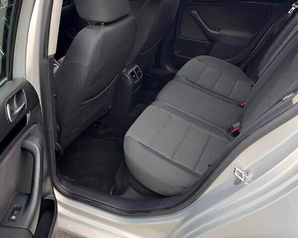 Фольксваген Гольф 2010 в Славуте на Automoto.ua Серый Фольксваген Гольф, объемом двигателя 1.39 л и пробегом 230 тыс. км за 7200 $, фото 19 на Automoto.ua