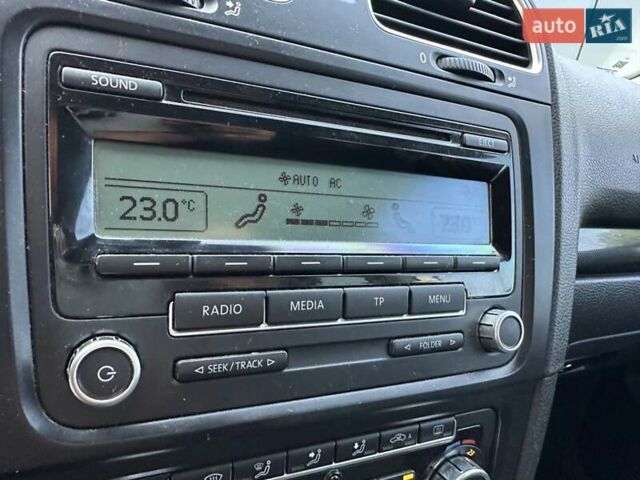 Серый Фольксваген Гольф, объемом двигателя 1.6 л и пробегом 280 тыс. км за 6900 $, фото 14 на Automoto.ua