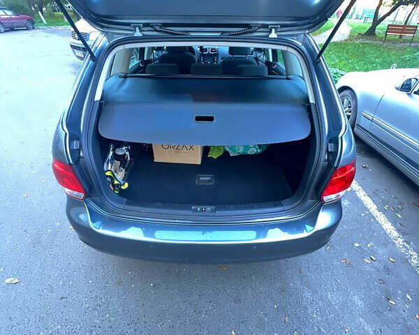 Фольксваген Гольф 2010 в Луцке на Automoto.ua Серый Фольксваген Гольф, объемом двигателя 1.6 л и пробегом 180 тыс. км за 8100 $, фото 2 на Automoto.ua