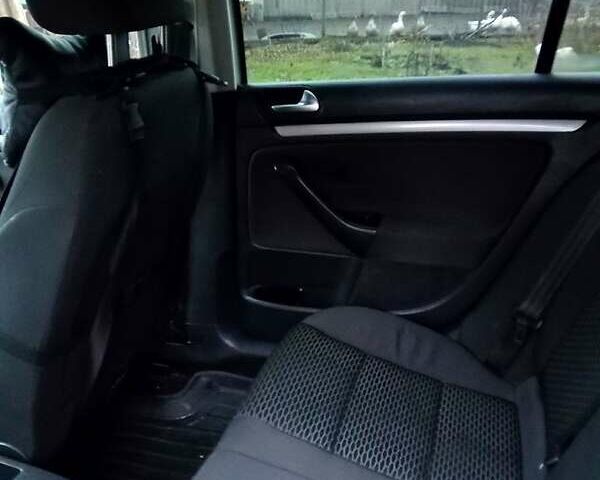 Серый Фольксваген Гольф, объемом двигателя 1.6 л и пробегом 300 тыс. км за 6800 $, фото 6 на Automoto.ua