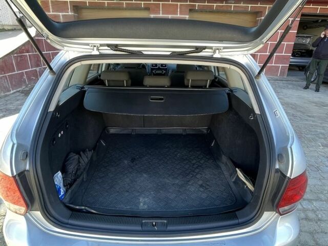 Серый Фольксваген Гольф, объемом двигателя 1.6 л и пробегом 250 тыс. км за 7800 $, фото 18 на Automoto.ua