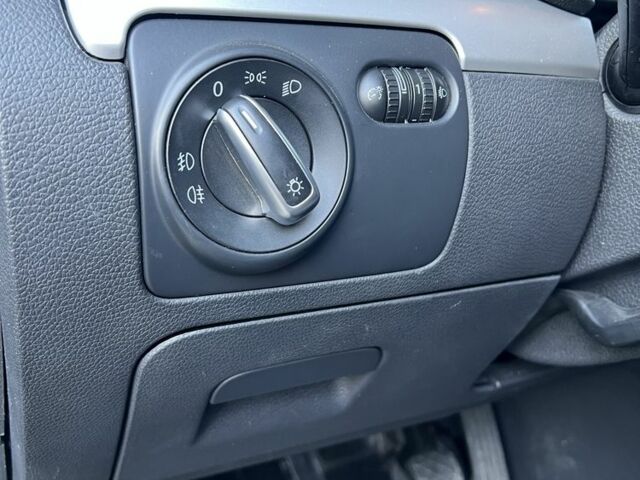 Серый Фольксваген Гольф, объемом двигателя 1.6 л и пробегом 254 тыс. км за 7500 $, фото 21 на Automoto.ua