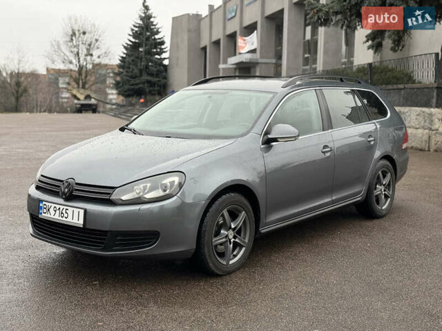 Серый Фольксваген Гольф, объемом двигателя 1.6 л и пробегом 298 тыс. км за 6550 $, фото 3 на Automoto.ua
