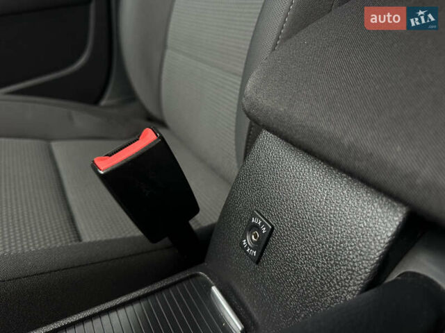 Сірий Фольксваген Гольф, об'ємом двигуна 1.39 л та пробігом 214 тис. км за 7500 $, фото 25 на Automoto.ua